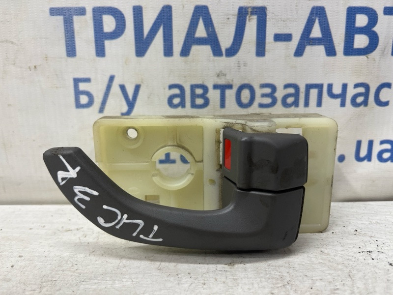 Ручка двери внутренняя правая Hyundai Tucson 2004-2009 826202E000LM (Арт. 79636) Киев - изображение 1
