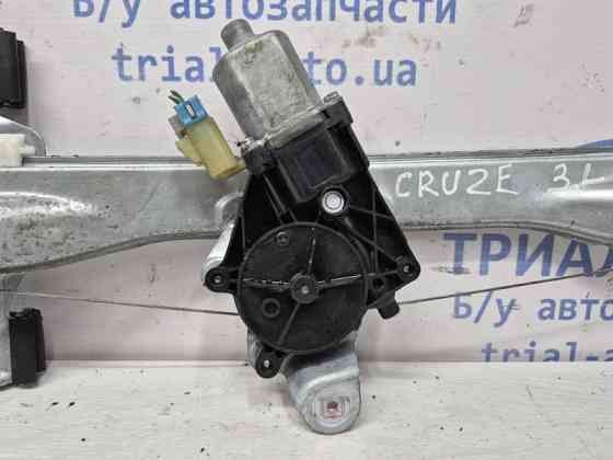 Стеклоподъемник задний левый Chevrolet Cruze J300 1.8 2009 (б/у) Киев