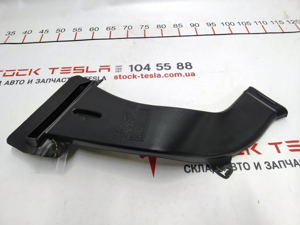 Колено воздуховода системы кондиционирования 2-го ряда сидений Tesla model 3 1092166-00-A Киев - изображение 2