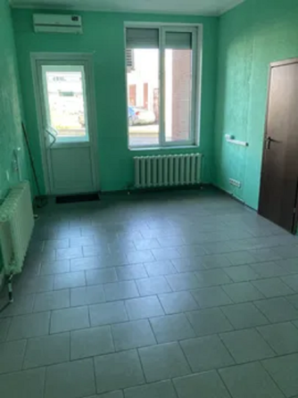 Лівобережна метро,Євгена Сверстюка 52В, приміщення 75м Київ