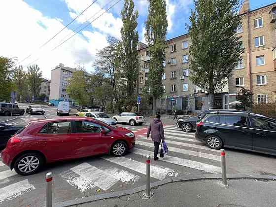 долгосрочная аренда торговые площади Киев, Печерский, 2200 $/мес. Киев