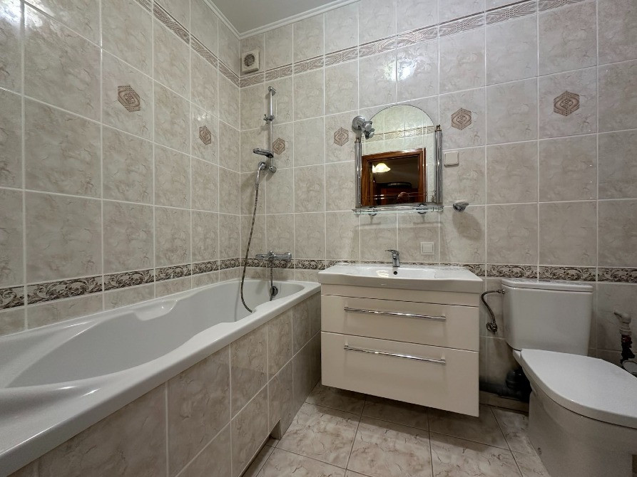 Живи біля міського озера — 1-кімнатна з ремонтом у центрі! Івано-Франківськ - зображення 4