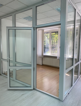 Дарница метро , Дарницкий бульв 5 офіс 45м Київ