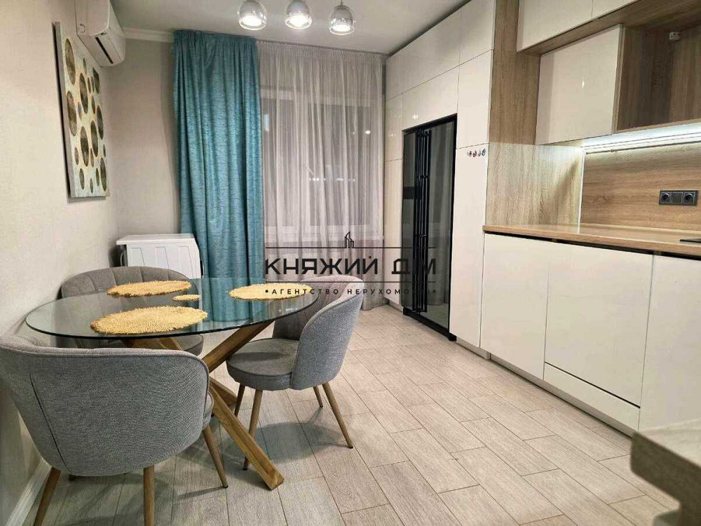 ПЕРША ЗДАЧА | ПРОСТОРА 3-КІМНАТНА КВАРТИРА 91,6 М#178;ЖК Амурський Киев - изображение 1