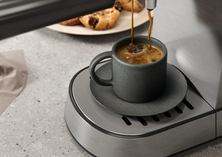 Кофеварка рожковая Electrolux E6EС1-6ST 1300 Вт серебристая Киев - изображение 2