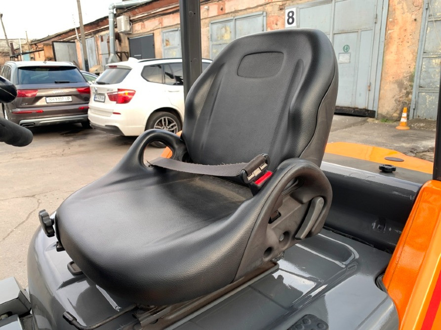 Дизельний навантажувач TCM (Nissan), 2022 року з бiчним зсувом Модель: FD20T5M Чернігів - зображення 8