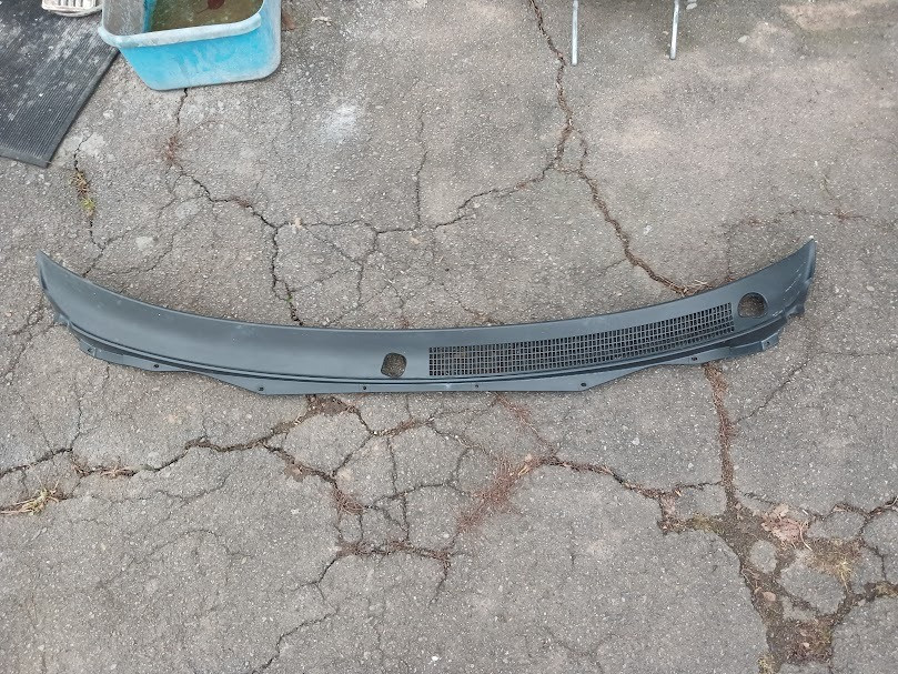 MR221996, Пластик під лобове скло Mitsubishi Pajero, 99-09 оригінал Винница - изображение 1