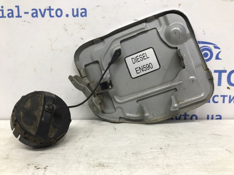 Лючок бака Mitsubishi Pajero Wagon 4 3.2 ДИЗЕЛЬ 4M41 2006 (б/у) Киев - изображение 2