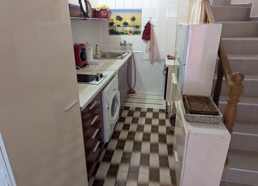 Комфортный дом с участком в 7 км от пляжа г. Обзор (Болгария) Киев - изображение 1