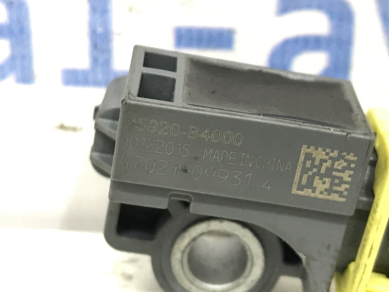 Датчик AIRBAG (удара) Hyundai Tucson TL 1.7 DIESEL D4FD 2015 (б/у) Київ - зображення 3