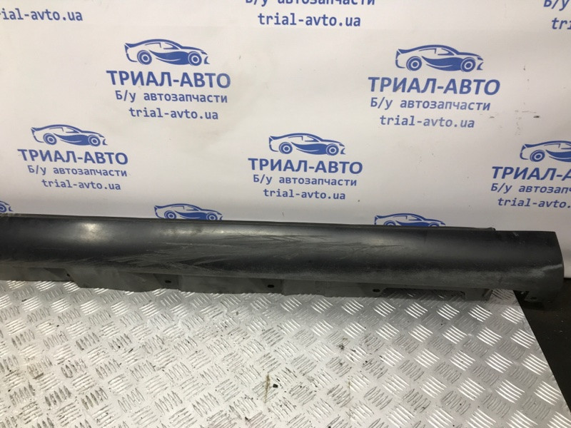 Накладка порога внешняя правая Toyota Avensis T25 1.8 БЕНЗИН 1ZZFE 2002 (б/у) Киев - изображение 3