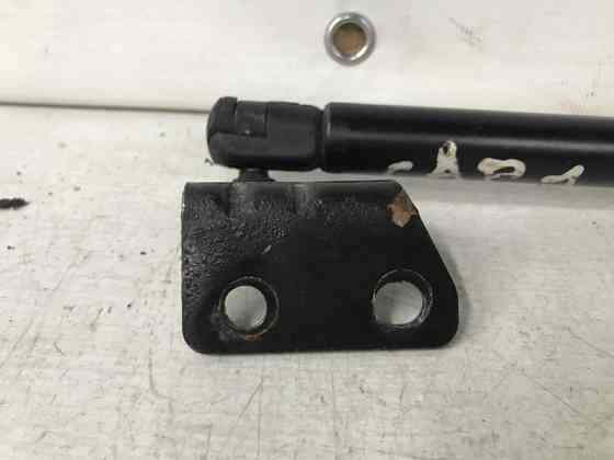 Амортизатор капота Chevrolet Captiva C100 2.4 БЕНЗИН Z24SED 2006 (б/у) Киев