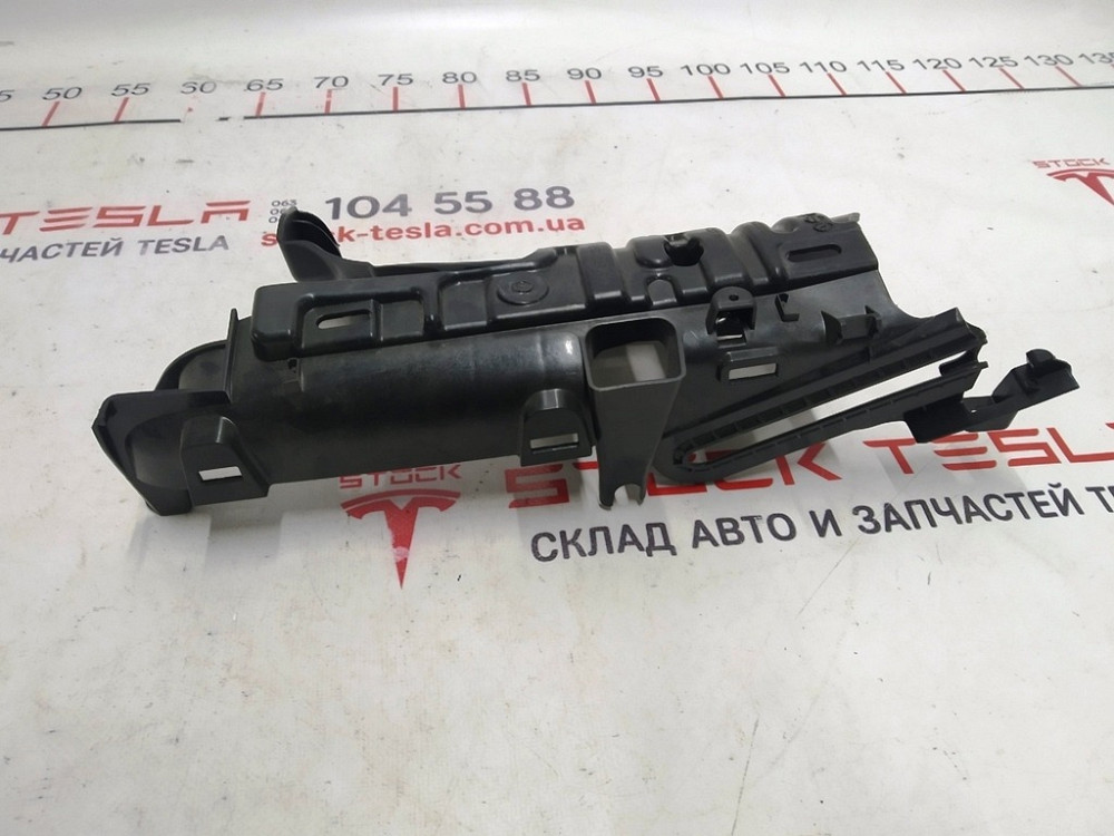 Кронштейн облицовки двери задней левой задний верхний Tesla model X 1055050-07-J Киев - изображение 3