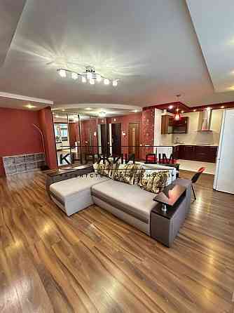 Оренда 3-х к. кв. студіо, вул. Пчілки, 2, Позняки. № 11151548 Киев