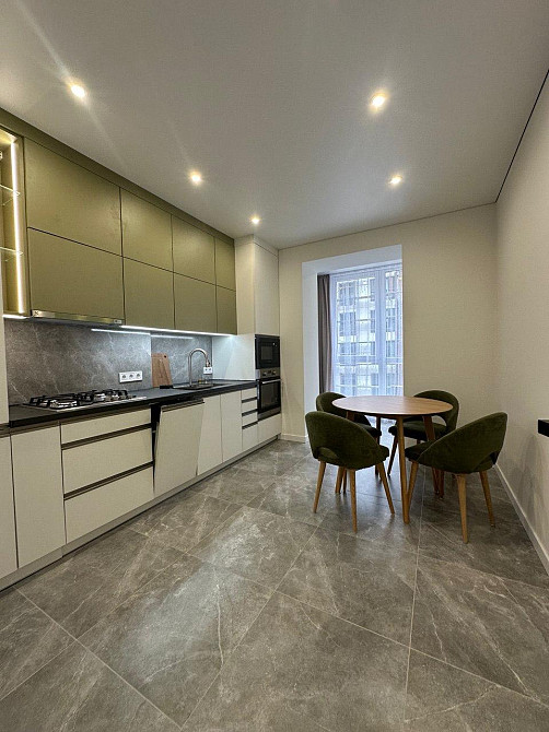 Мрія молодої сім’ї - простора квартира з гардеробною та великою кухнею Івано-Франківськ - зображення 1