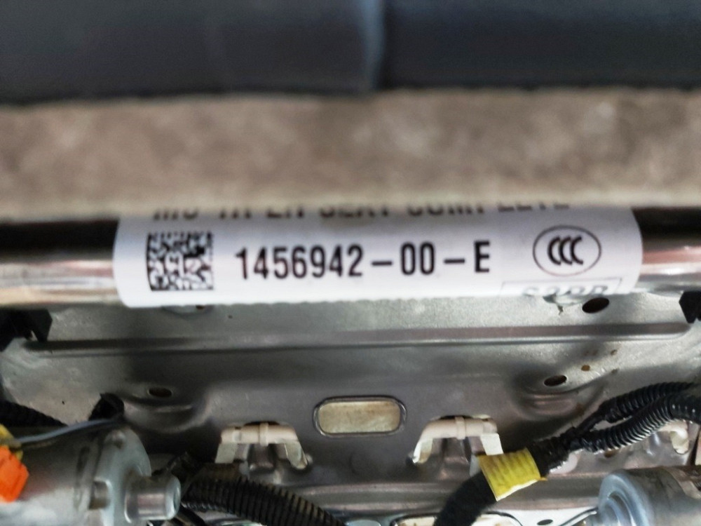 Сиденье водительское без датчика и подушки с повреждением PRM PUR BLK в частичном сборе Tesla model Київ - зображення 6