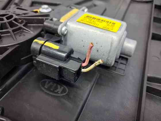 Стеклоподъемник передний правый Kia Sportage QL 1.7 DIESEL D4FD 2015 (б/у) Київ