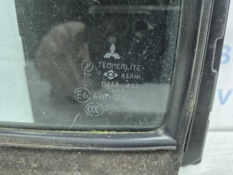 Стекло двери задней левой (форточка) Mitsubishi Pajero Wagon 4 3.2 ДИЗЕЛЬ 4M41 2006 (б/у) Київ - зображення 2