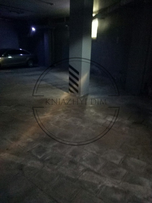 Продажа паркоместо ул. Луначарского 10 Код Объекта № 276 Київ - зображення 1