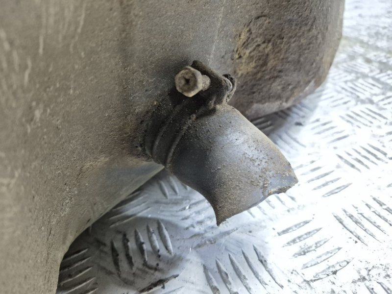 Бак топливный металлический Mitsubishi Pajero Wagon 3 3.2 ДИЗЕЛЬ 4M41 1999 (б/у) Киев - изображение 5