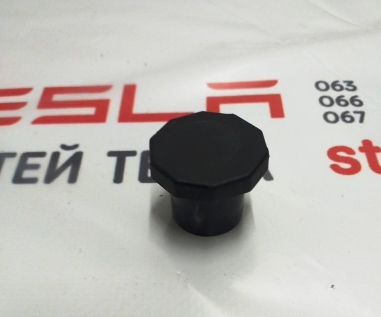 Упор крышки багажника Tesla model 3 1111425-00-C Київ - зображення 1
