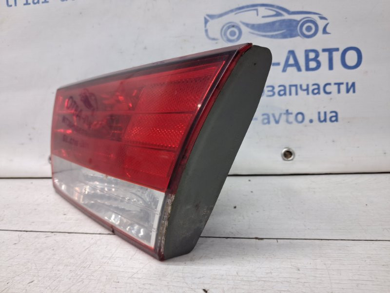 Фонарь задний внутренний правый Hyundai Sonata NF 2.4 БЕНЗИН G4KC 2004 (б/у) Киев - изображение 3