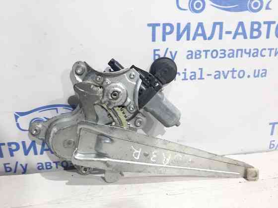 Стеклоподъемник задний правый Toyota Corolla E140 2006 (б/у) Киев