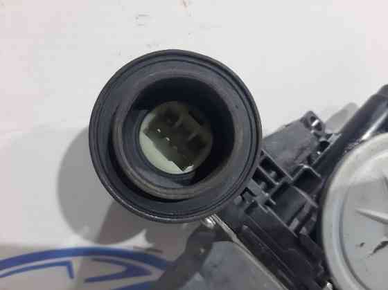 Стеклоподъемник задний правый Toyota Corolla E140 2006 (б/у) Киев