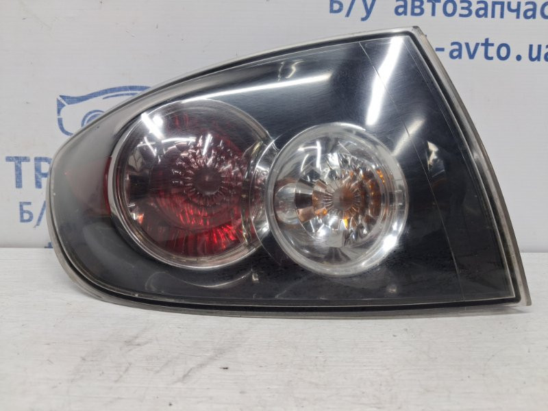 Фонарь задний внешний левый Mazda 3 BK 1.6 БЕНЗИН Z6 2003 (б/у) Киев - изображение 1