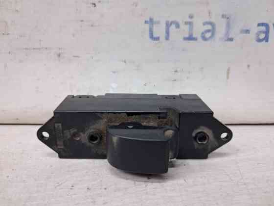 Кнопка стеклоподъемника Mitsubishi Pajero Wagon 4 3.2 ДИЗЕЛЬ 4M41 2006 (б/у) Киев