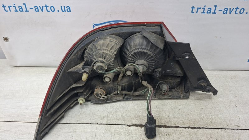 Фонарь задний внешний правый Mitsubishi Lancer 9 1.6 БЕНЗИН 4G18 2003 (б/у) Киев - изображение 4