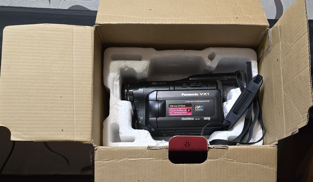 Видеокамера Panasonic NV-VX1 VHS-C (Box) + новый, запечатанный адаптер и запечатанная кассета JVC V Одесса - изображение 3