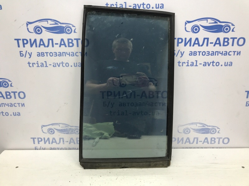Стекло двери задней левой (форточка) Mitsubishi Pajero Wagon 3 3.2 ДИЗЕЛЬ 4M41 1999 (б/у) Киев - изображение 1