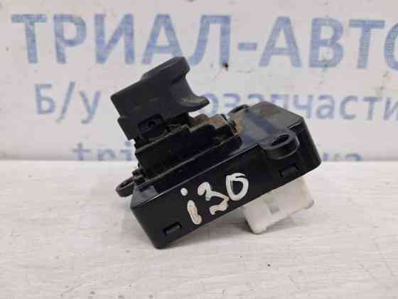 Кнопка стеклоподъемника Hyundai I30 FD 1.6 DIESEL D4FB 2007 перед. (б/у) Киев