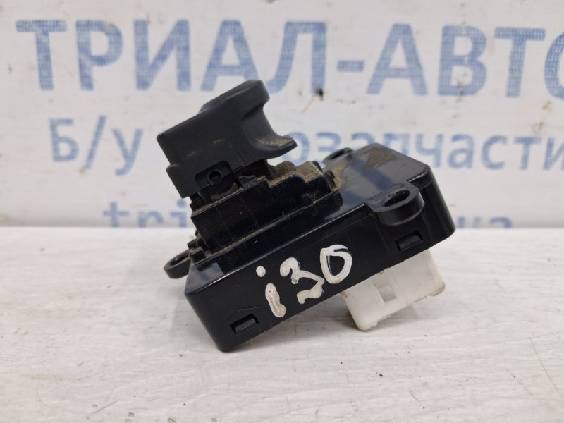 Кнопка стеклоподъемника Hyundai I30 FD 1.6 DIESEL D4FB 2007 перед. (б/у) Киев - изображение 1