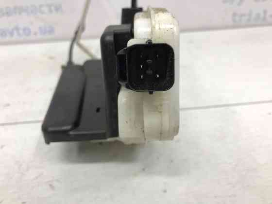 Замок двери передний правый Mitsubishi Pajero Wagon 4 3.2 ДИЗЕЛЬ 4M41 2006 (б/у) Київ