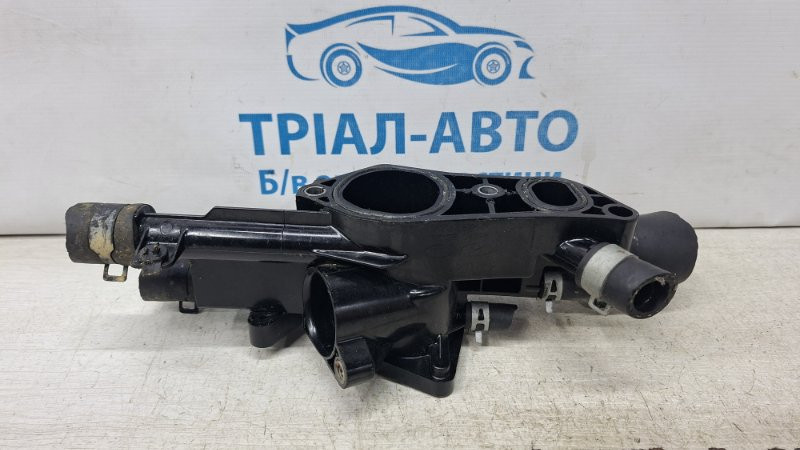Корпус термостата Kia Sorento XM 2.4 БЕНЗИН G4KJ 2009 (б/у) Киев - изображение 3