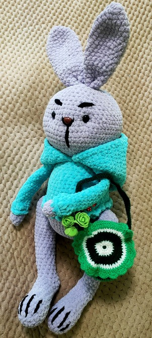 Зайчик в светрі з капішоном іграшка м'яка в'язана сувенір подарунок hand made ручна робота Нововолынск - изображение 2