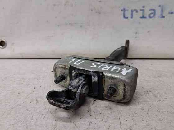 Ограничитель двери передний левый Toyota Auris 2006-2012 6861002121 (Арт. 64461) Київ