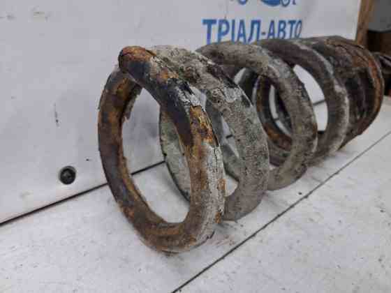 Пружина задняя Mitsubishi Pajero Wagon 3 3.2 ДИЗЕЛЬ 4M41 1999 (б/у) Київ