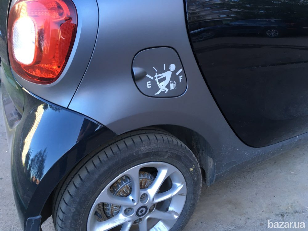 Наклейка на авто на крышку бака авто Белая светоотражающий эффект Борисполь - изображение 3