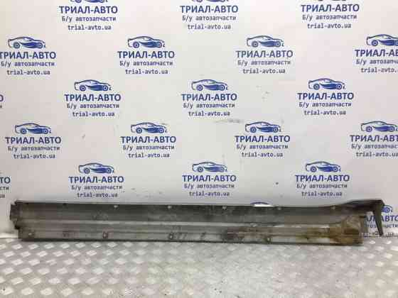 Накладка порога внешняя правая Mitsubishi Pajero Wagon 3 3.2 ДИЗЕЛЬ 4M41 1999 (б/у) Киев