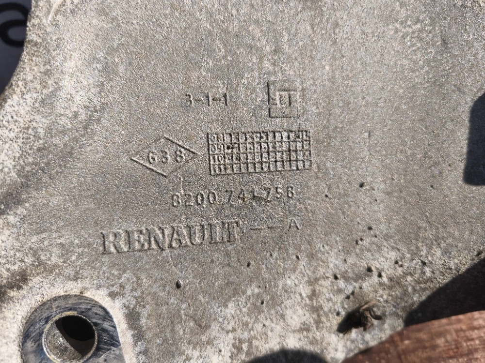 Кронштейн двигателя правый Opel Vivaro 2.0 dci 2007-2013 (8200741758) Ковель - изображение 2