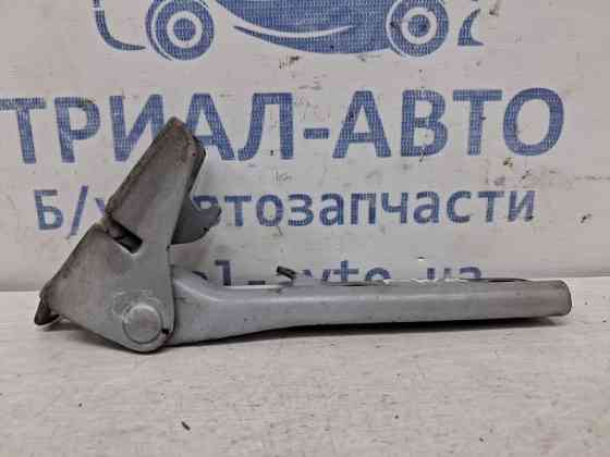 Петля капота левая Mitsubishi Pajero Wagon 3 3.2 ДИЗЕЛЬ 4M41 1999 (б/у) Київ