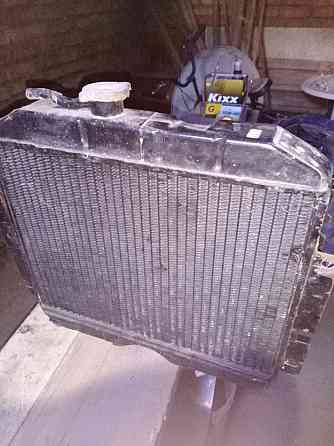 продам радіатор на Вогу 2124 Дніпро