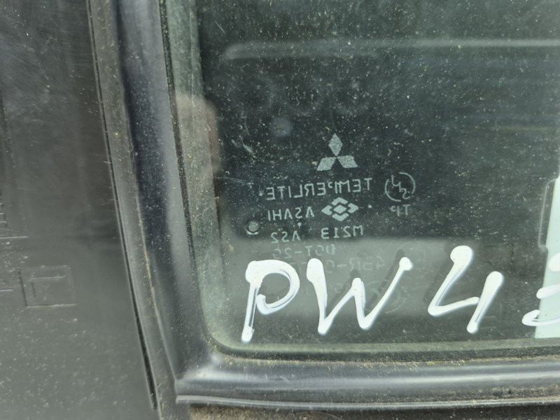 Стекло двери задней правой (форточка) Mitsubishi Pajero Wagon 4 3.2 ДИЗЕЛЬ 4M41 2006 (б/у) Київ - зображення 2