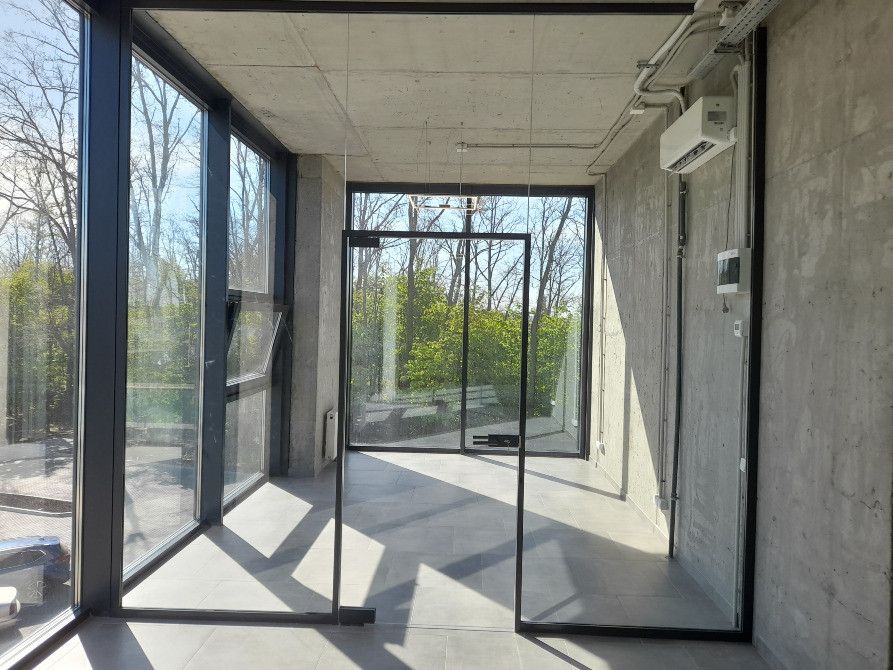 Офісне приміщення 17 кв. м. видове у сучасному офісно-складському комплексі Киев - изображение 1