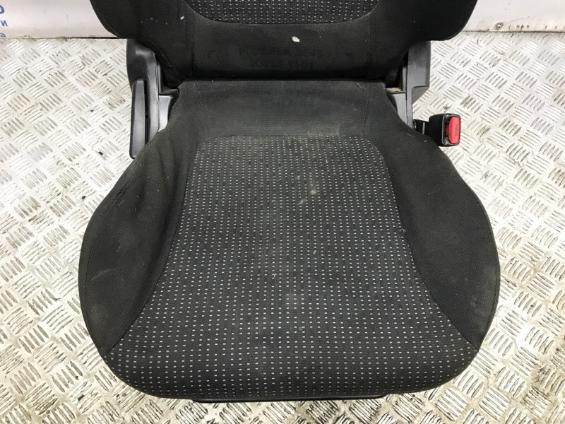 Сиденье переднее правое Mitsubishi L200 KB 2.5 ДИЗЕЛЬ 4D56U 2006 (б/у) Киев - изображение 3