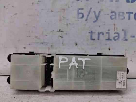 Блок управления стеклоподъемниками Nissan Pathfinder R51 2.5 DIESEL YD25DDTI 2004 (б/у) Київ