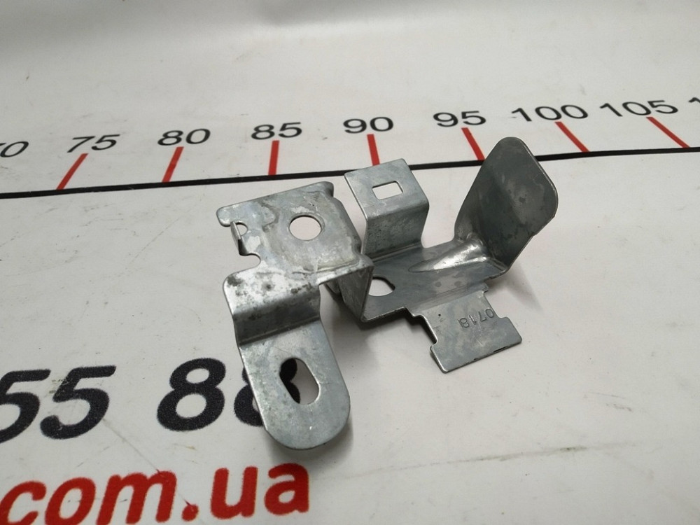 Кронштейн крепления высоковольтной электропроводки порта зарядки Tesla model 3 1067954-00-E Київ - зображення 4